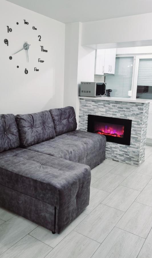 White Apartament, בראליה מראה חיצוני תמונה